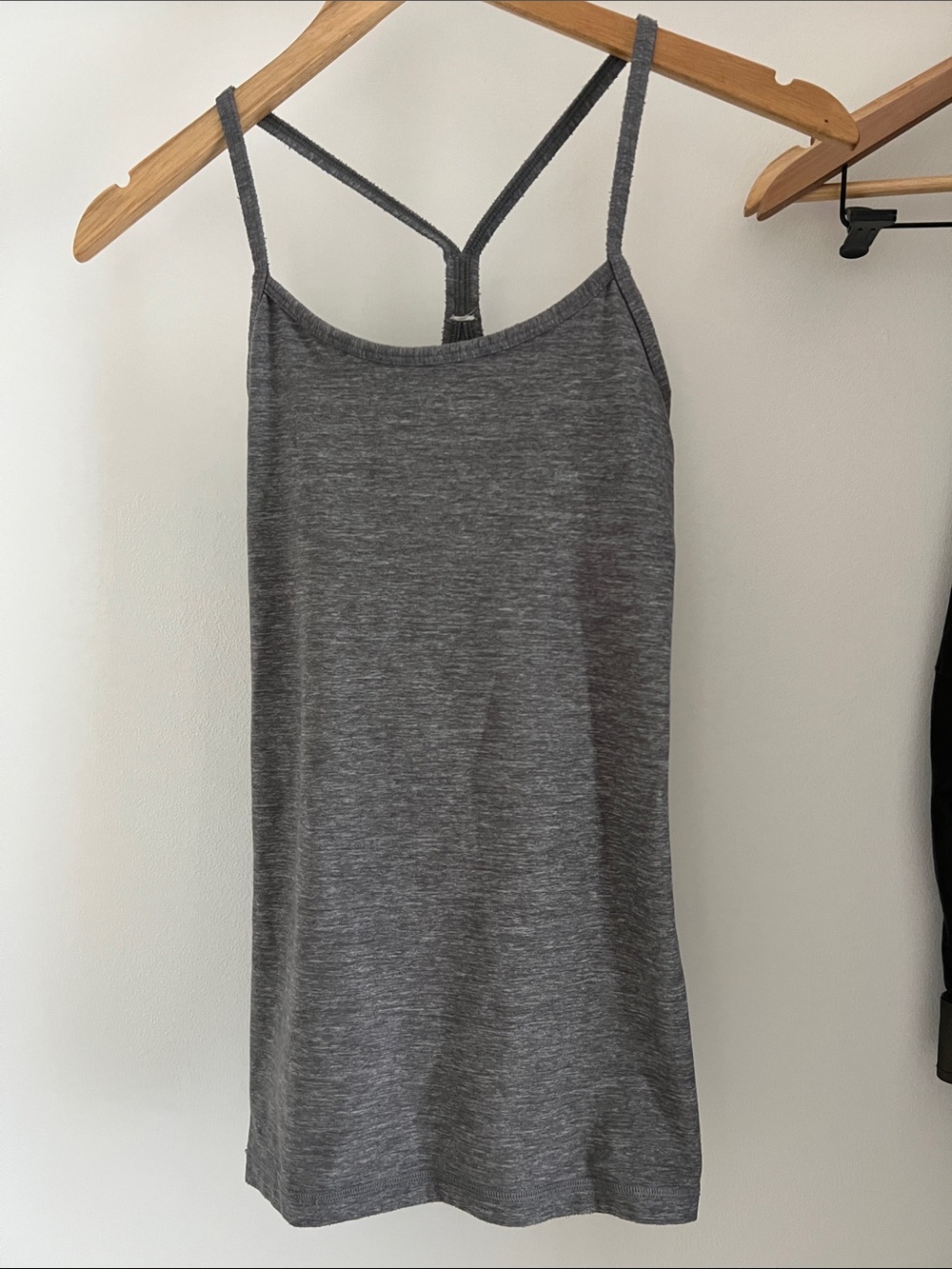 Lululemon excellent lines Y back flow top gray super ! 4
